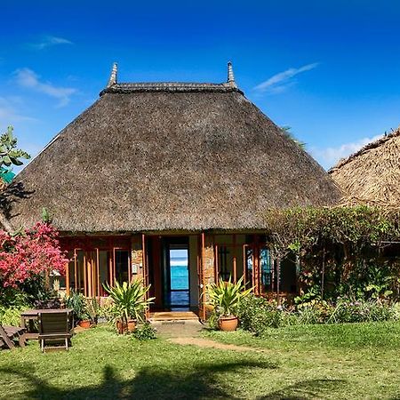 Chantauvent Guest House Blue Bay Bagian luar foto