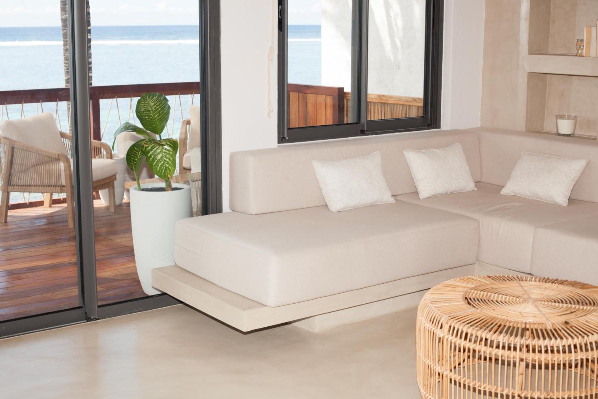 Chantauvent Guest House Blue Bay Bagian luar foto