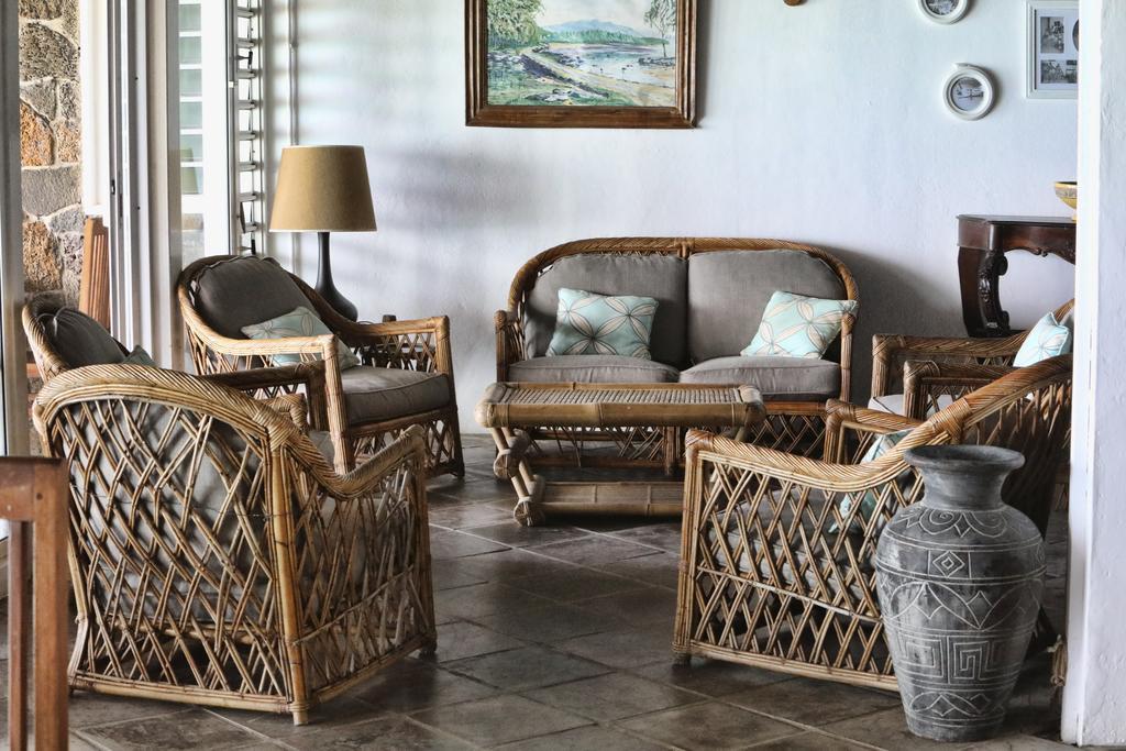 Chantauvent Guest House Blue Bay Bagian luar foto