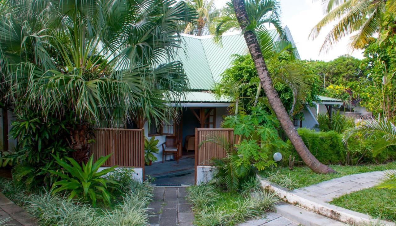 Chantauvent Guest House Blue Bay Bagian luar foto